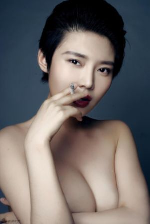 少妇饥渴偷公三次_超清手机在线观看